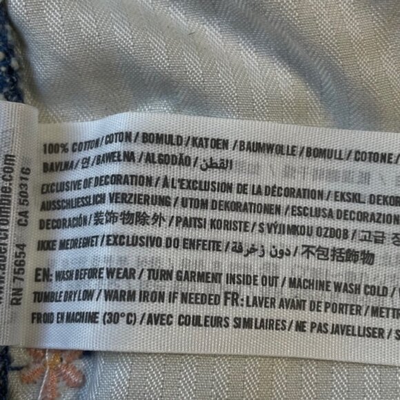 HOLLISTER High Rise Raw Hem Ripped Short-Short Jean Shorts - Size 5/27 - Picture 6 of 6